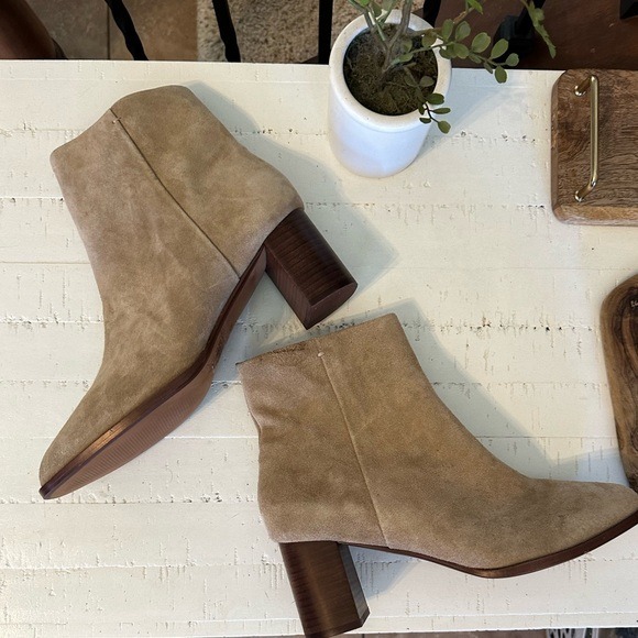 Madewell Shoes - Madewell Women's Suede Ankle Boots, Side Zip, Stacked Heel, Neutral Tan Size 12